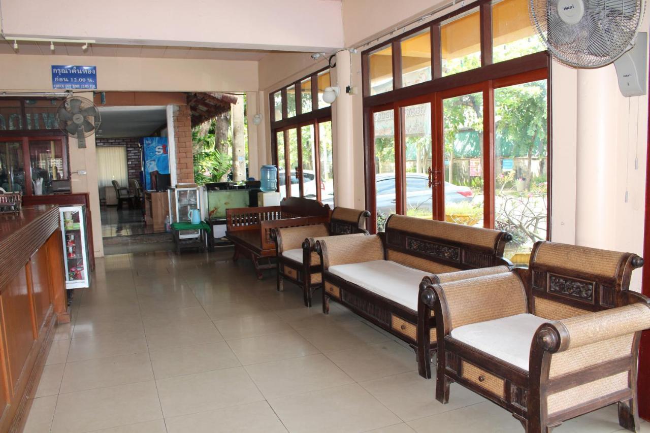 Oyo 75409 Premium The Family Hotel Chiang Mai Exterior foto